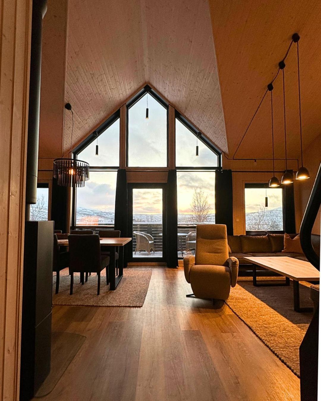 Skaidi Luxury - Heart Of The Arctic * Hammerfest